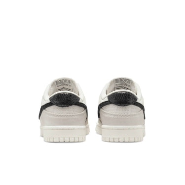 Nike - Women's Dunk Low Se Sneakers