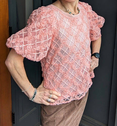 Entro - 3D Embroidered Blouse